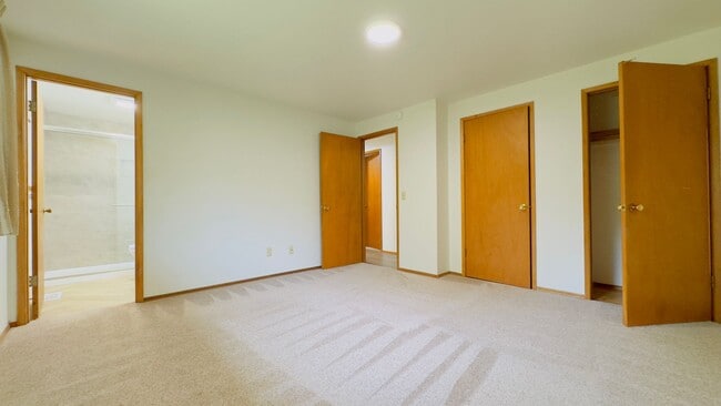 Building Photo - Air Conditioned 3 Bedroom Fully Fenced Yard in the Heart of Lacey - Available Now.