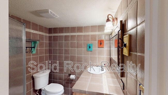 Building Photo - 1701 Ivy Pl