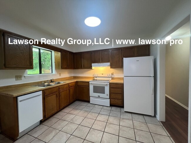 Building Photo - Charming and Clean- Hollins Three Bedroom ...