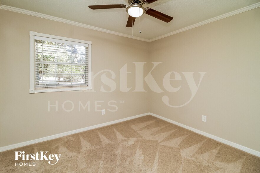 Building Photo - 8618 Vannoy Ct