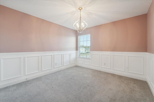 Building Photo - MOVE-IN READY! (Pet Friendly)