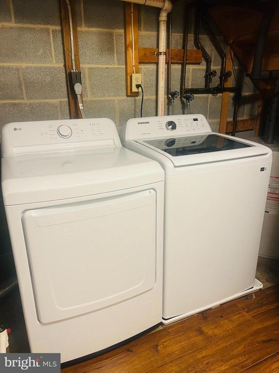 Building Photo - 8024 Hollow Reed Ct