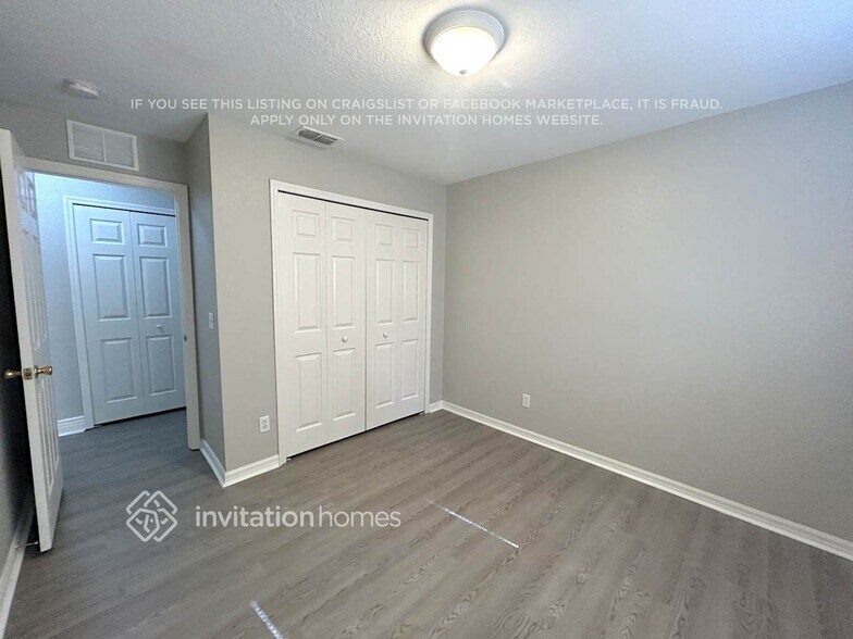 Building Photo - 3523 SW 9th Ave