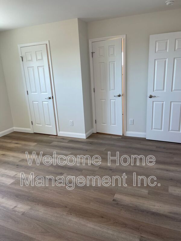 Building Photo - 16233 San Remo Dr