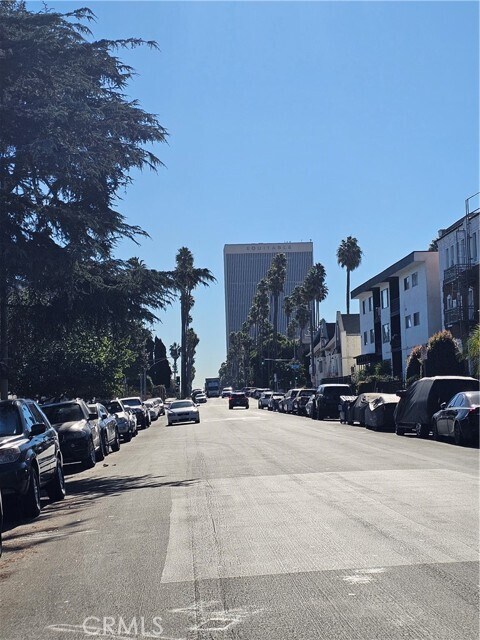 Building Photo - 214 S Alexandria Ave