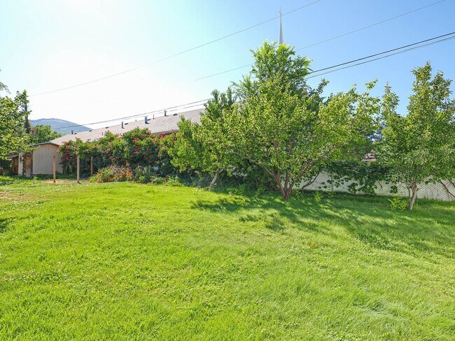 Building Photo - 408 E 775 N
