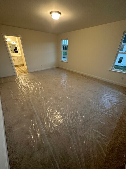 Building Photo - 38 Nailsworth St