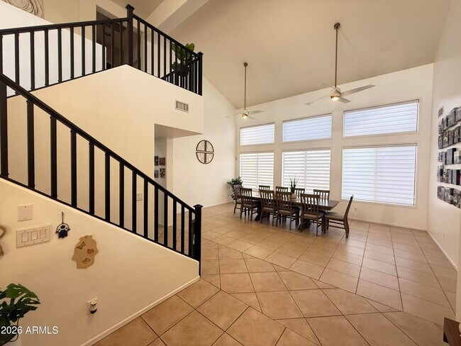 Building Photo - 757 W Aloe Pl