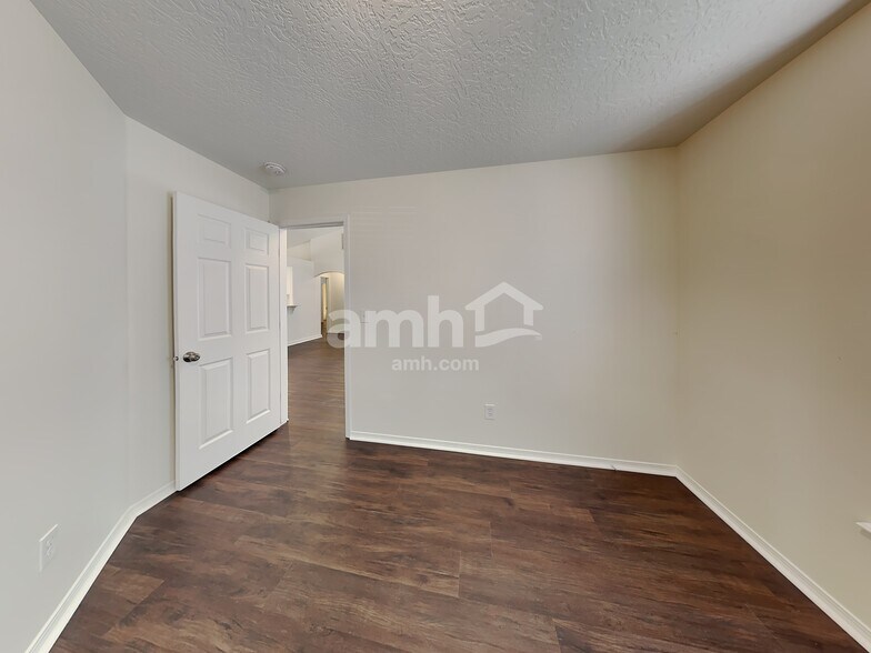 Building Photo - 536 N Copper River Dr