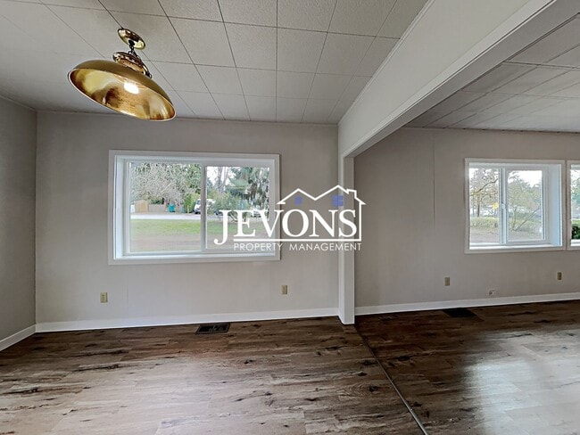 Building Photo - Jevons Property Management Presents 3 Bedrooms, 2.5 Bathrooms Two-Story Single-Family Home in New...