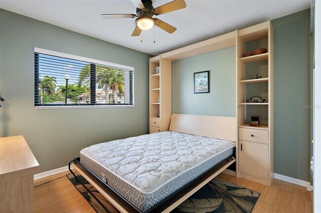 Building Photo - 6277 Bahia Del Mar Blvd S