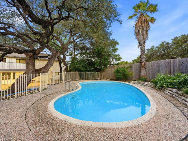 Building Photo - Home with a POOL!