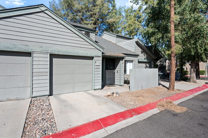 Building Photo - 14002 N 49th Ave