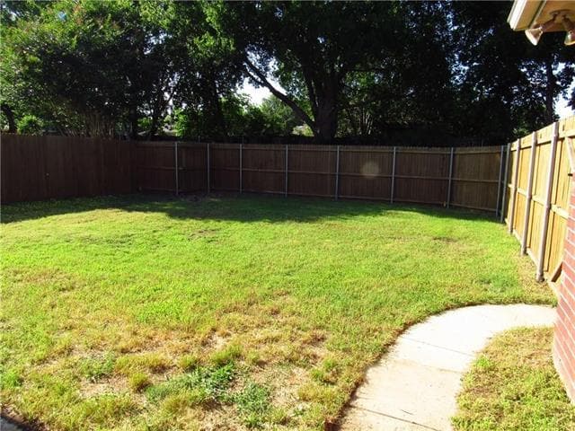 Building Photo - 1811 Lake Travis Dr
