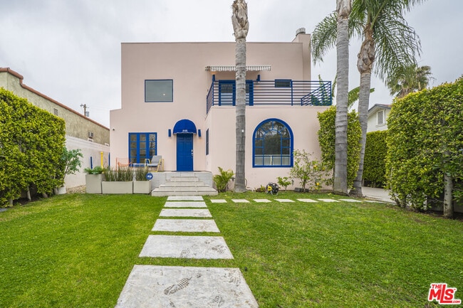 Building Photo - 848 N Las Palmas Ave