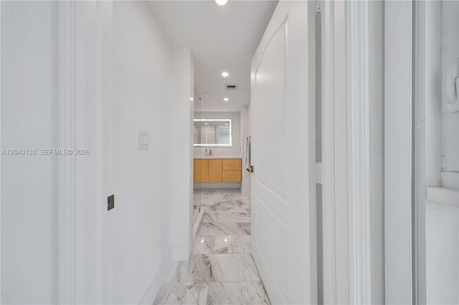 Building Photo - 2101 Brickell Ave