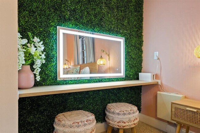 Building Photo - 314 W Alva St