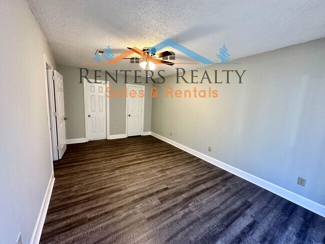 Building Photo - 2 Bedroom Condo on Chapman Mountain