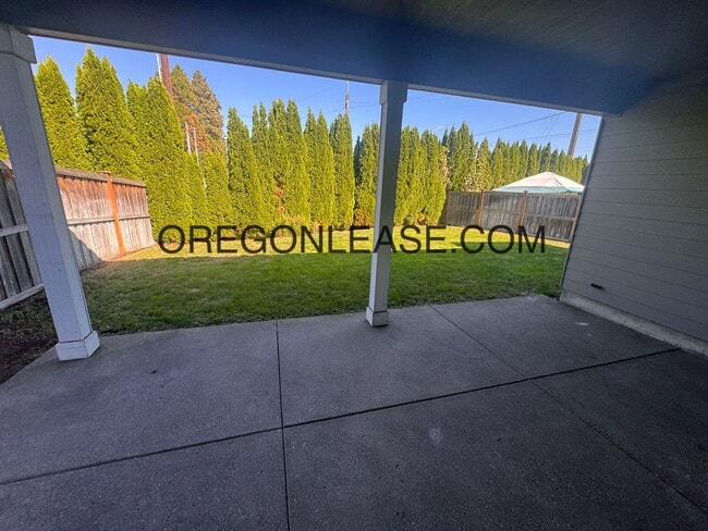 Building Photo - 3 Bedrooms | 2 Bathrooms | 1,800 Sq. Ft. |...