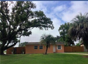 Building Photo - 5102 Manduria St