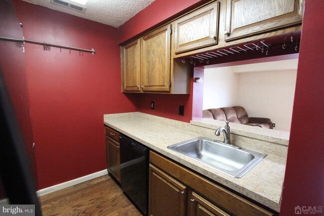 Building Photo - 5015 Ravens Crest Dr