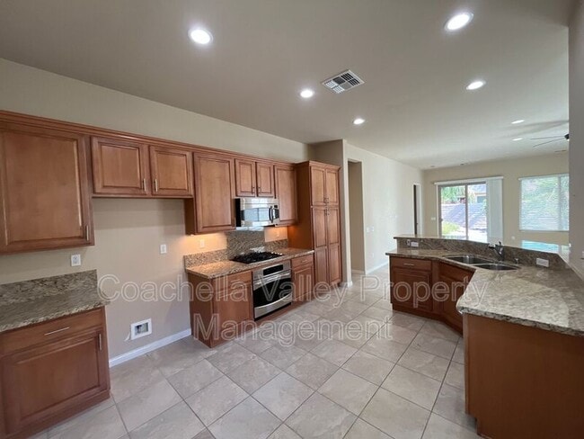 Building Photo - 81682 Avenida Alturas