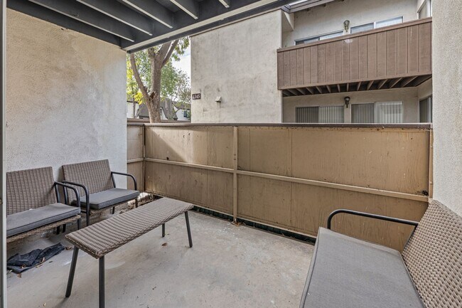 Building Photo - 1341 Caminito Gabaldon