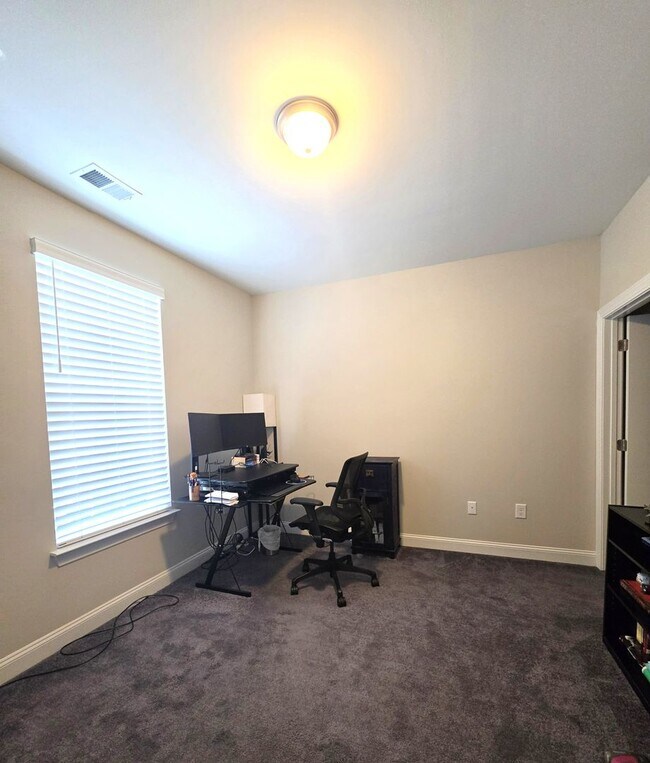 Building Photo - 150 Ella Kinley Cir