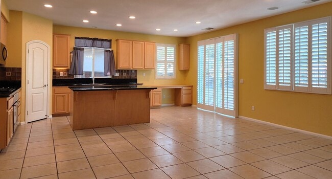 Building Photo - 4BD 3.5BA Waterfront Home on Cul-De-Sac in...