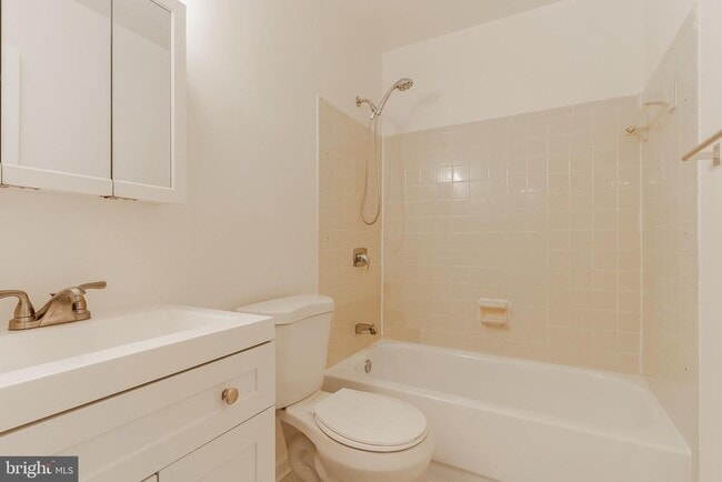 Building Photo - 3840 Persimmon Cir