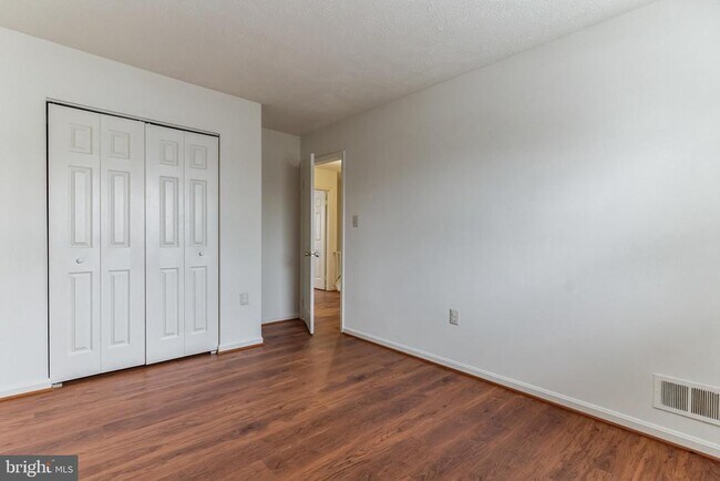 Building Photo - 10177 Irongate Way
