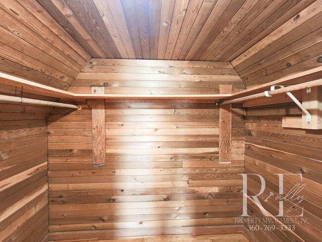 Building Photo - Waterfront Tudor | Private, Vintage Charm with Casita