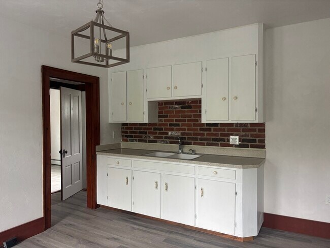 Building Photo - 69 Petersham Rd