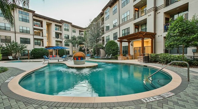 Building Photo - 2900 N Braeswood Blvd