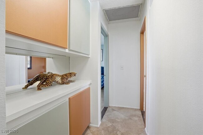 Building Photo - 3182 Moonflower Dr