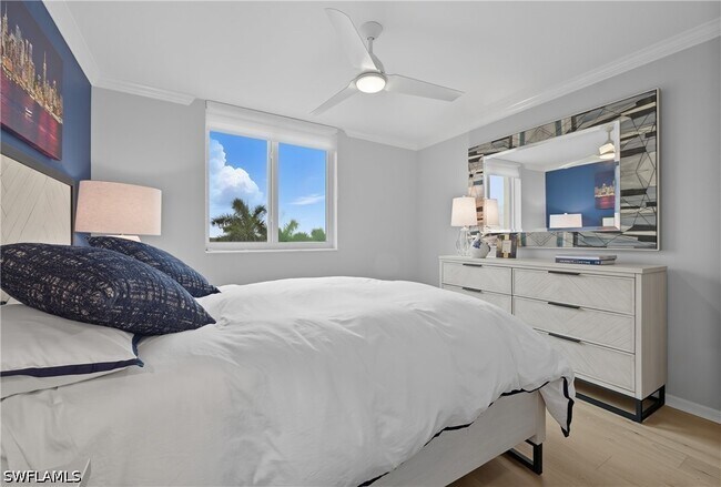 Building Photo - 7515 Pelican Bay Blvd