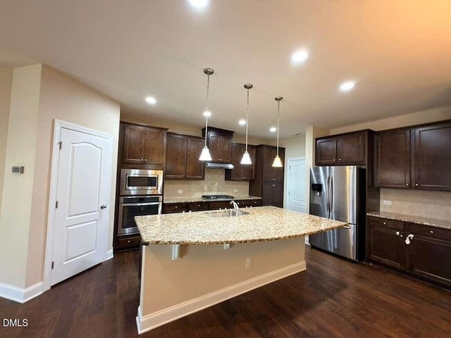 Building Photo - 305 Alamosa Pl