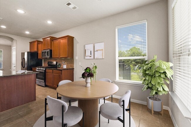 Building Photo - 115 Black Swan Pl
