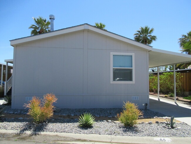 Building Photo - 14777 Palm Dr