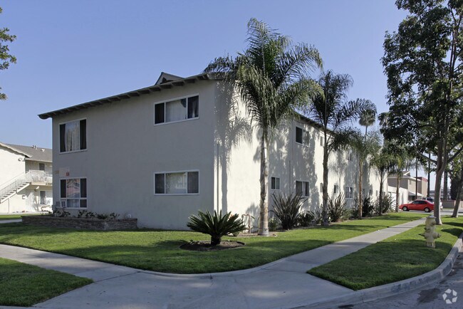 Building Photo - 1000 S Malden Ave