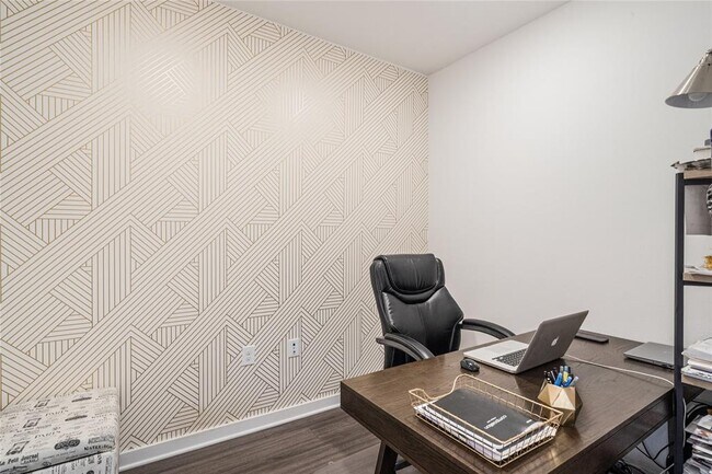 Building Photo - 4361 S Congress Ave