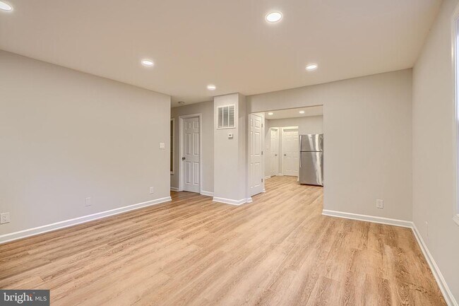 Building Photo - 528 Potomac Ave