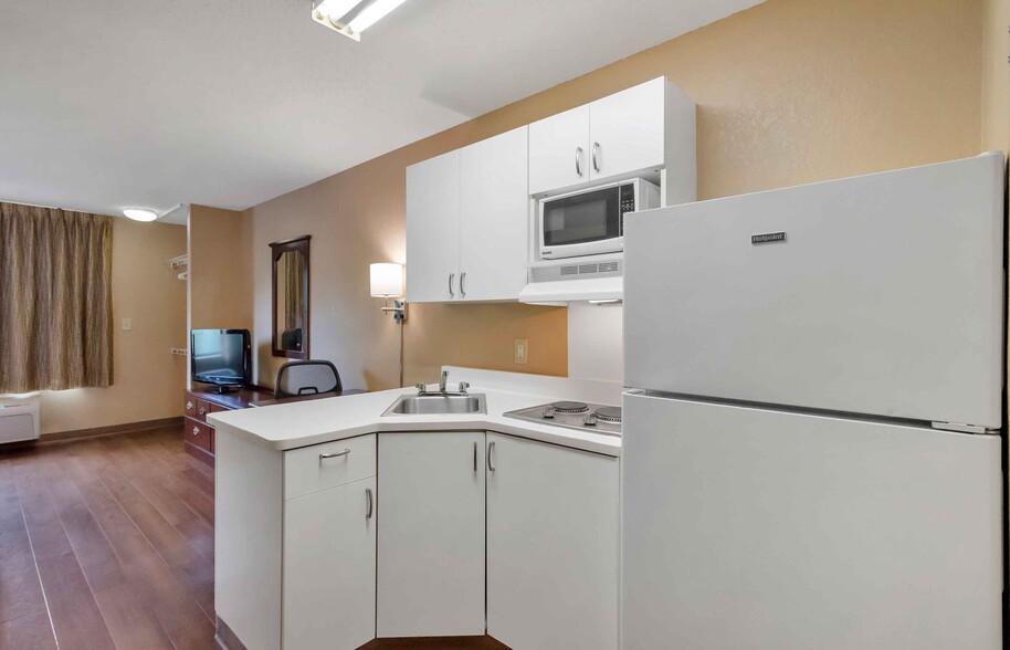 Building Photo - Furnished Studio-Atlanta - Perimeter - Cre...