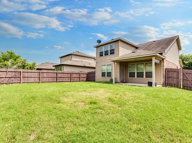 Building Photo - Beautiful 3/BR 2.5/BA Rental with Spacious...
