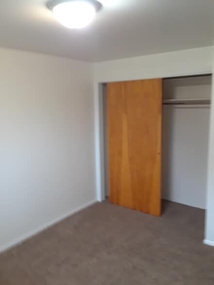 Building Photo - 638 N 400 E
