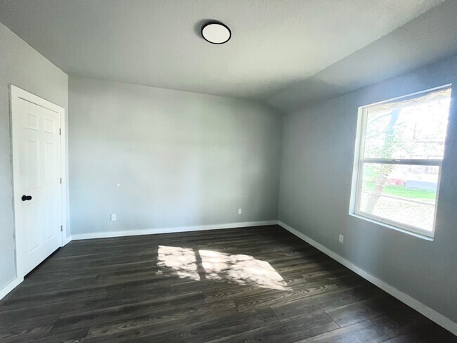 Building Photo - 2714 Observation Dr