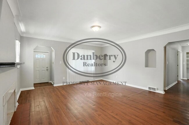 Building Photo - 822 Searles Rd