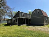 Building Photo - 860 Kyle Cir