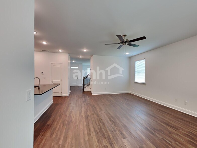 Building Photo - 138 Spruce Cir