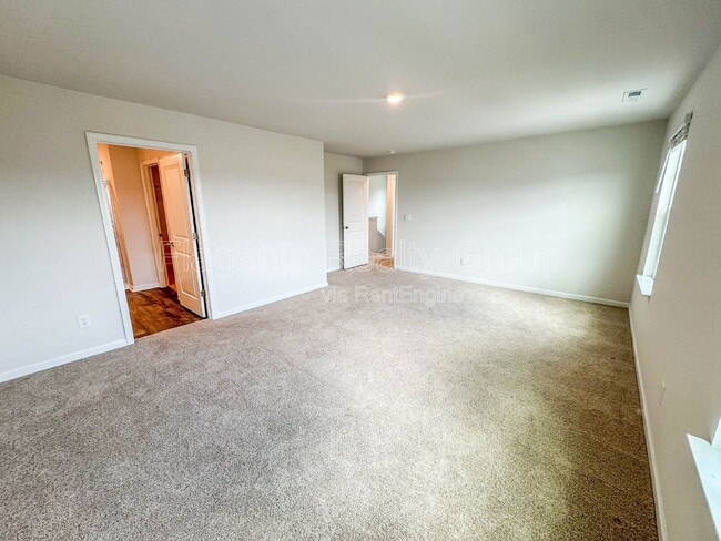 Building Photo - 2136 Montalvan Dr